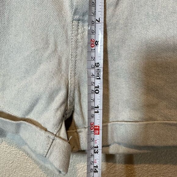 NWOT Levi A Line Mom High Waisted Shorts Size 26 - Picture 9 of 9